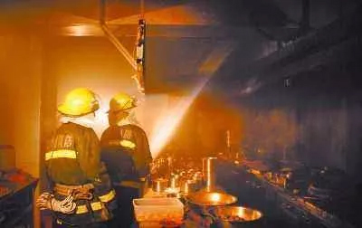 ����й©���ݺ��ӣ�12���¹�121������Ѫ���ܵĽ�ѵ