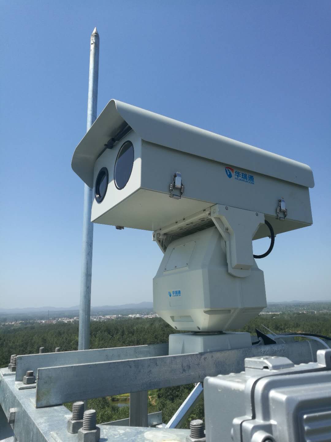 ɭ�ֻ����Զ�Ԥ�����ϵͳ���������˫������̨����к��س�